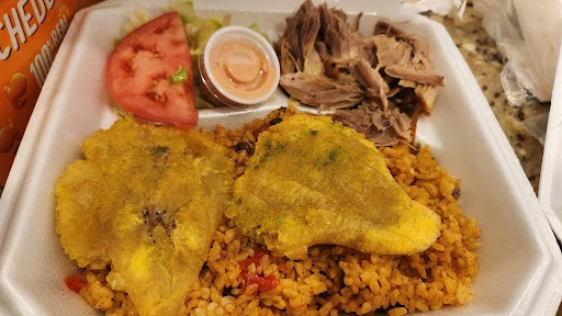 Kafé del Puerto Puerto Rican Eatery